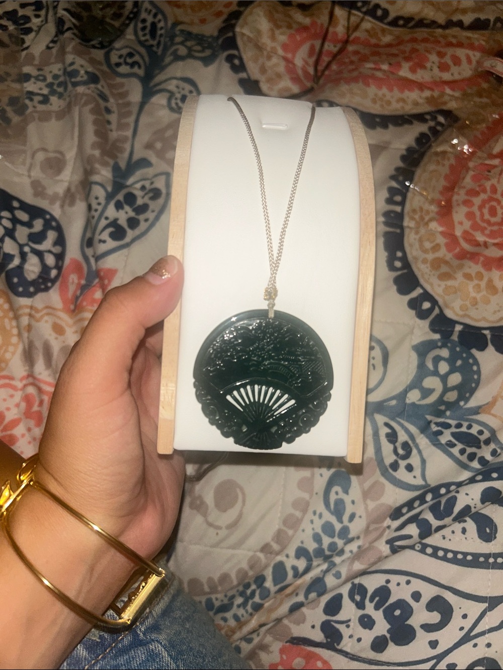 Elegant water jade Fan Pendant Necklace